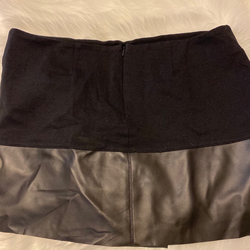 Peyton Jensen skirt - Picture 3 of 3